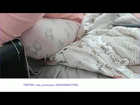 Snapshot of sexy_modelll chatting on November 7, 9:53 am sexy modelll online show from November 7, 9:53 am