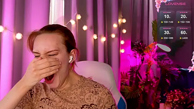 Snapshot of Ramona___ chatting on January 21, 9:24 am Ramona online show from January 21, 9:24 am