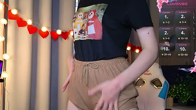 Snapshot of Ramona___ chatting on February 5, 9:36 am Ramona online show from February 5, 9:36 am