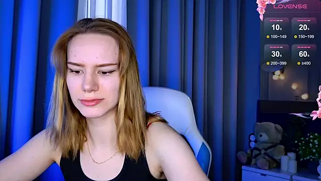 Snapshot of Ramona___ chatting on March 6, 6:19 am Ramona online show from March 6, 6:19 am