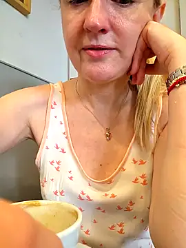 Snapshot of 1Sweetnina chatting on December 2, 1:28 pm 1Sweetnina online show from December 2, 1:28 pm