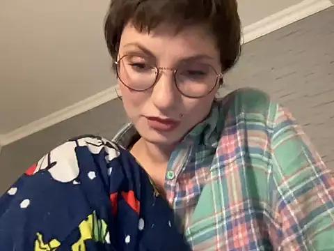 Snapshot of -CatchMe- chatting on December 16, 10:15 pm -CatchMe- online show from December 16, 10:15 pm