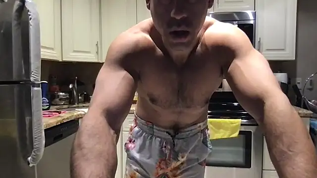 BigGuyMuscle online show from February 26, 3:05 am