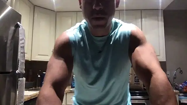 Snapshot of BigGuyMuscle chatting on June 11, 3:59 am BigGuyMuscle online show from June 11, 3:59 am