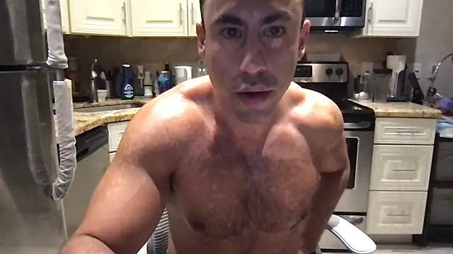Snapshot of BigGuyMuscle chatting on June 13, 10:46 am BigGuyMuscle online show from June 13, 10:46 am