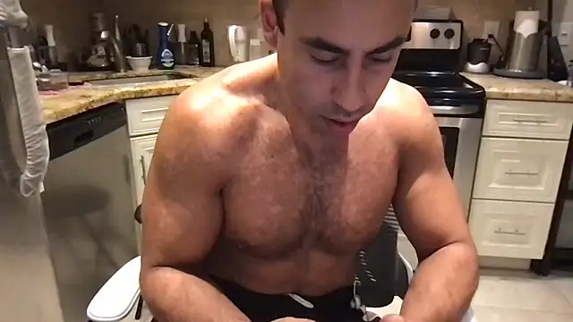 Snapshot of BigGuyMuscle chatting on June 17, 10:28 am BigGuyMuscle online show from June 17, 10:28 am