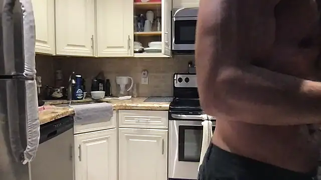 BigGuyMuscle online show from June 18, 11:20 pm