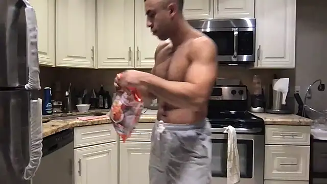 BigGuyMuscle online show from July 2, 2:00 am