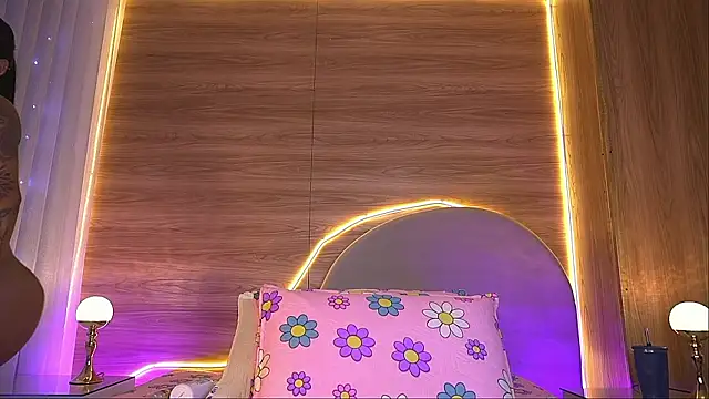 alexaa walker online show from February 22, 11:42 am