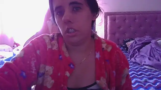 Snapshot of annarose19 chatting on January 22, 8:49 pm annarose19 online show from January 22, 8:49 pm