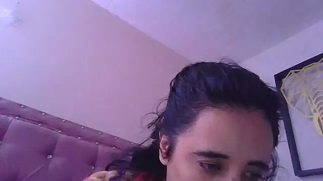 Snapshot of annarose19 chatting on October 30, 6:19 pm annarose19 online show from October 30, 6:19 pm