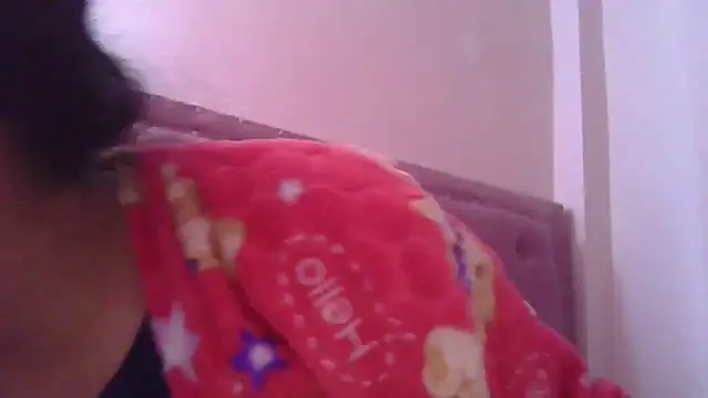 Snapshot of annarose19 chatting on November 15, 6:04 pm annarose19 online show from November 15, 6:04 pm