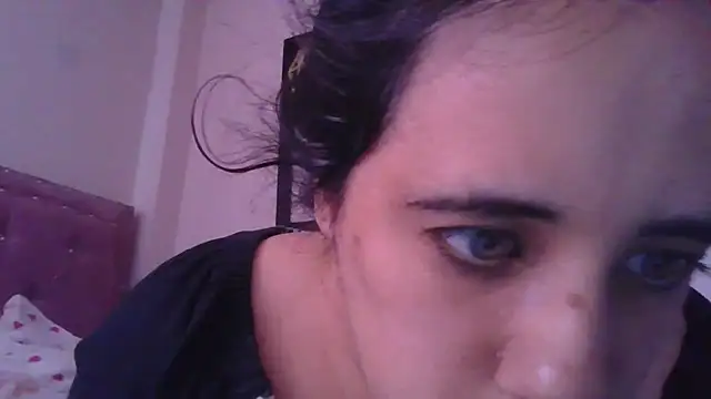 Snapshot of annarose19 chatting on November 24, 8:08 pm annarose19 online show from November 24, 8:08 pm