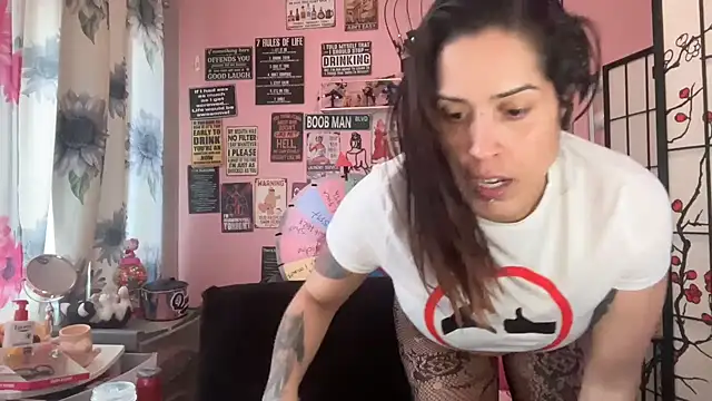 latinacubana online show from February 1, 8:58 pm