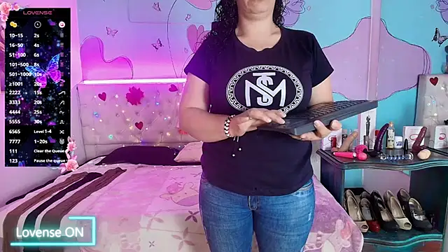 Snapshot of Zaly_mature chatting on June 16, 10:01 pm Zaly mature online show from June 16, 10:01 pm