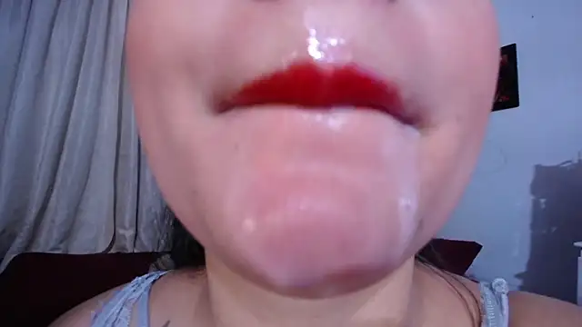 Snapshot of Sharlottee chatting on July 9, 12:15 am Sharlottee online show from July 9, 12:15 am