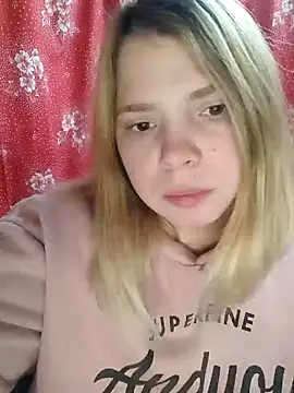 Snapshot of Zuli_Kiska chatting on January 14, 11:27 pm Zuli Kiska online show from January 14, 11:27 pm