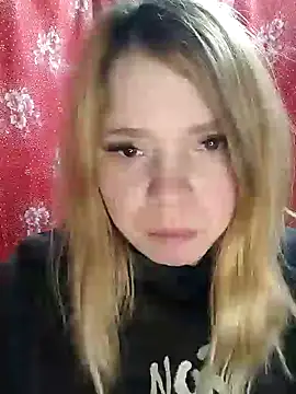 Snapshot of Zuli_Kiska chatting on February 3, 8:35 pm Zuli Kiska online show from February 3, 8:35 pm