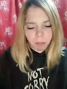 Snapshot of Zuli_Kiska chatting on February 12, 9:22 pm Zuli Kiska online show from February 12, 9:22 pm