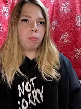 Snapshot of Zuli_Kiska chatting on September 27, 11:48 am Zuli Kiska online show from September 27, 11:48 am