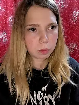 Snapshot of Zuli_Kiska chatting on October 23, 8:29 pm Zuli Kiska online show from October 23, 8:29 pm