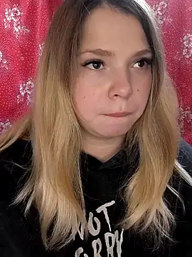 Snapshot of Zuli_Kiska chatting on October 24, 11:17 am Zuli Kiska online show from October 24, 11:17 am