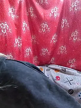 Snapshot of Zuli_Kiska chatting on October 26, 8:26 pm Zuli Kiska online show from October 26, 8:26 pm