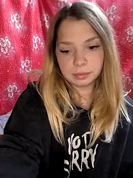 Snapshot of Zuli_Kiska chatting on November 3, 8:54 pm Zuli Kiska online show from November 3, 8:54 pm