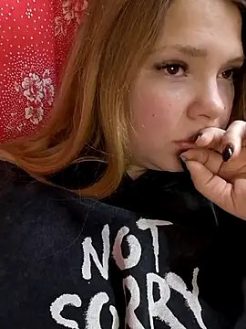 Snapshot of Zuli_Kiska chatting on November 25, 9:48 pm Zuli Kiska online show from November 25, 9:48 pm