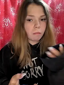 Snapshot of Zuli_Kiska chatting on December 20, 9:11 pm Zuli Kiska online show from December 20, 9:11 pm