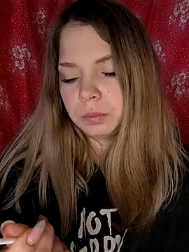 Snapshot of Zuli_Kiska chatting on December 22, 11:29 am Zuli Kiska online show from December 22, 11:29 am