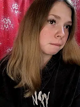 Snapshot of Zuli_Kiska chatting on January 8, 8:22 pm Zuli Kiska online show from January 8, 8:22 pm