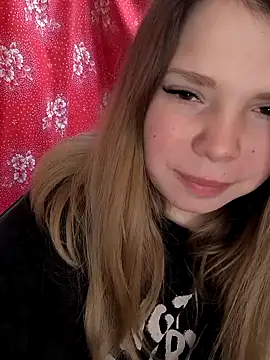 Snapshot of Zuli_Kiska chatting on February 8, 9:29 pm Zuli Kiska online show from February 8, 9:29 pm