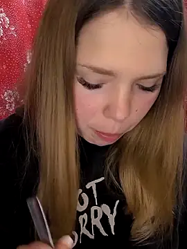 Snapshot of Zuli_Kiska chatting on February 23, 10:40 pm Zuli Kiska online show from February 23, 10:40 pm