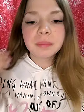 Snapshot of Zuli_Kiska chatting on February 25, 8:18 pm Zuli Kiska online show from February 25, 8:18 pm