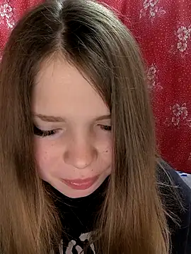 Snapshot of Zuli_Kiska chatting on March 7, 7:33 pm Zuli Kiska online show from March 7, 7:33 pm