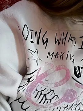 Snapshot of Zuli_Kiska chatting on March 10, 7:30 pm Zuli Kiska online show from March 10, 7:30 pm