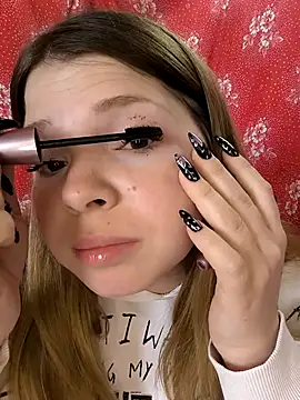 Snapshot of Zuli_Kiska chatting on March 12, 8:31 am Zuli Kiska online show from March 12, 8:31 am