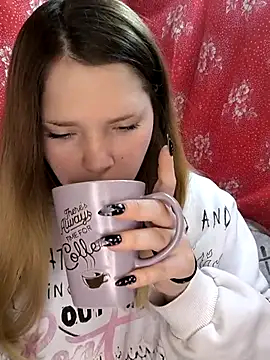 Snapshot of Zuli_Kiska chatting on March 15, 7:53 pm Zuli Kiska online show from March 15, 7:53 pm