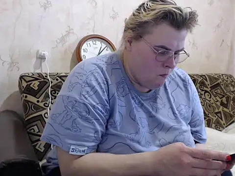 Ameliabusty online show from November 12, 11:10 am