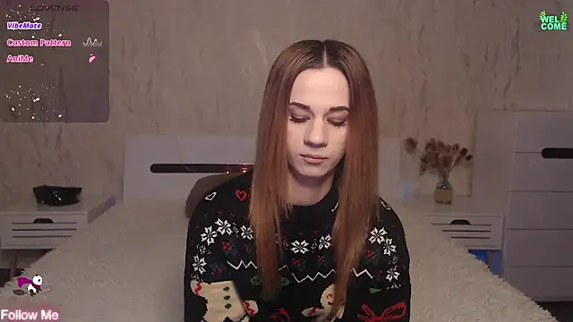 Snapshot of ItsAlisia chatting on February 12, 6:40 am ItsAlisia online show from February 12, 6:40 am