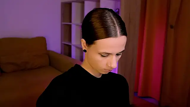 Snapshot of ItsAlisia chatting on November 27, 1:35 pm ItsAlisia online show from November 27, 1:35 pm