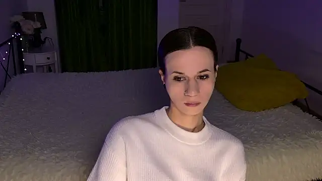 Snapshot of ItsAlisia chatting on December 4, 1:53 pm ItsAlisia online show from December 4, 1:53 pm