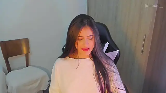 iriswest  online show from December 13, 3:16 am