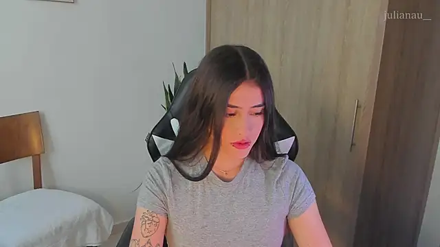 iriswest  online show from December 14, 10:07 pm