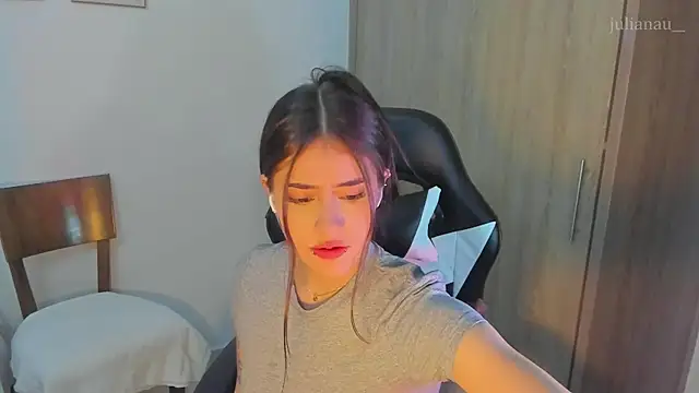 iriswest  online show from December 15, 1:13 am