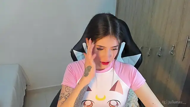 iriswest  online show from January 10, 11:08 pm