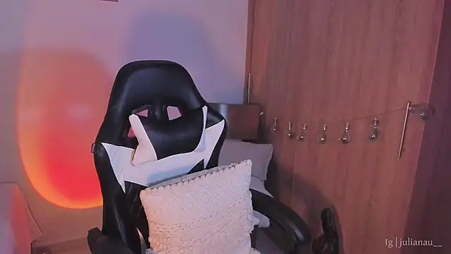 iriswest  online show from January 16, 1:37 am