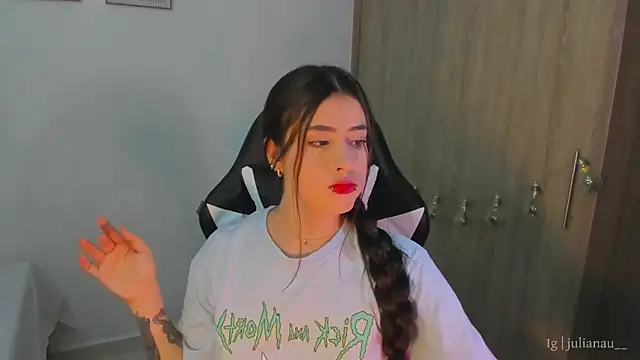 iriswest  online show from January 19, 11:00 pm