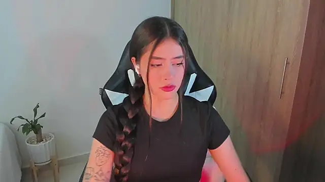 iriswest  online show from February 11, 10:18 pm